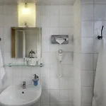 Otar Hotel 3*