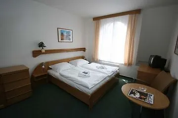 Otar 3* Prága
