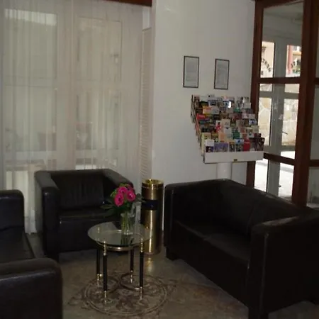 Otar فندق 3*