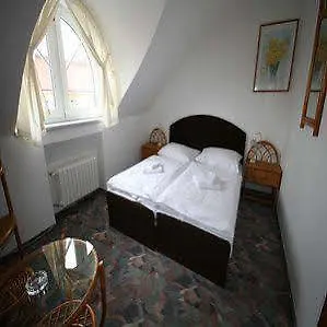 Otar Praag