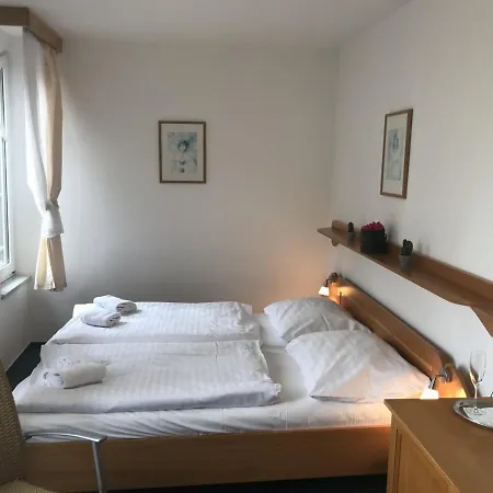 Otar Szálloda 3*