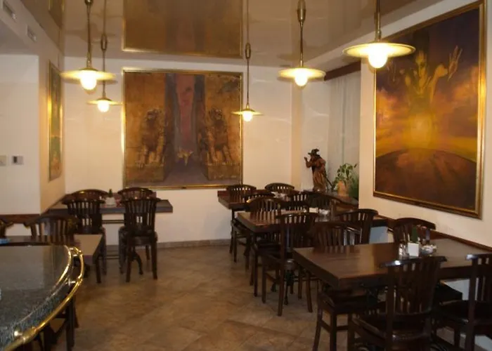 Otar Hotel 3*